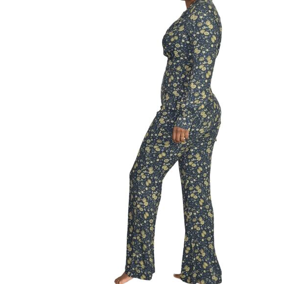 Free People Some Like it Hot Jumpsuit Blue Flare Leg Long Sleeve Floral Size 4 - Picture 6 of 15